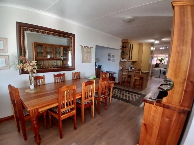 4 Bedroom Property for Sale in Fraaiuitsig Western Cape